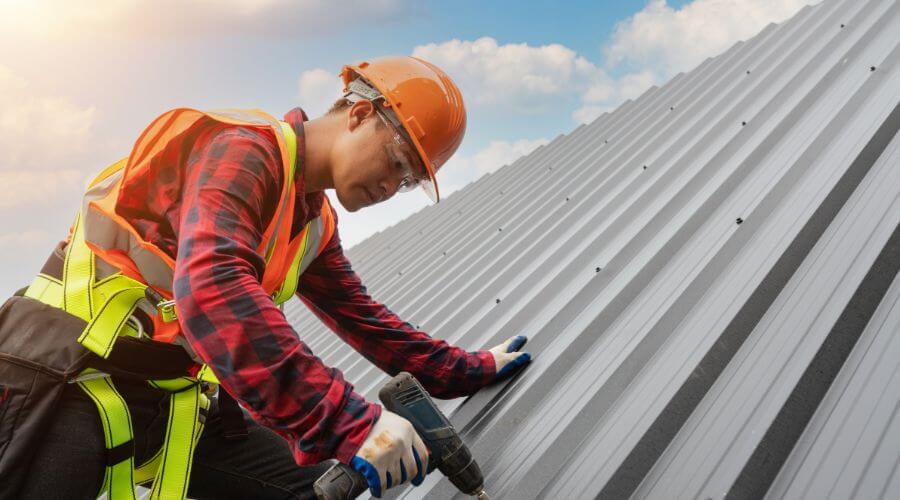 Professional gutter cleaning in Curtis, MI